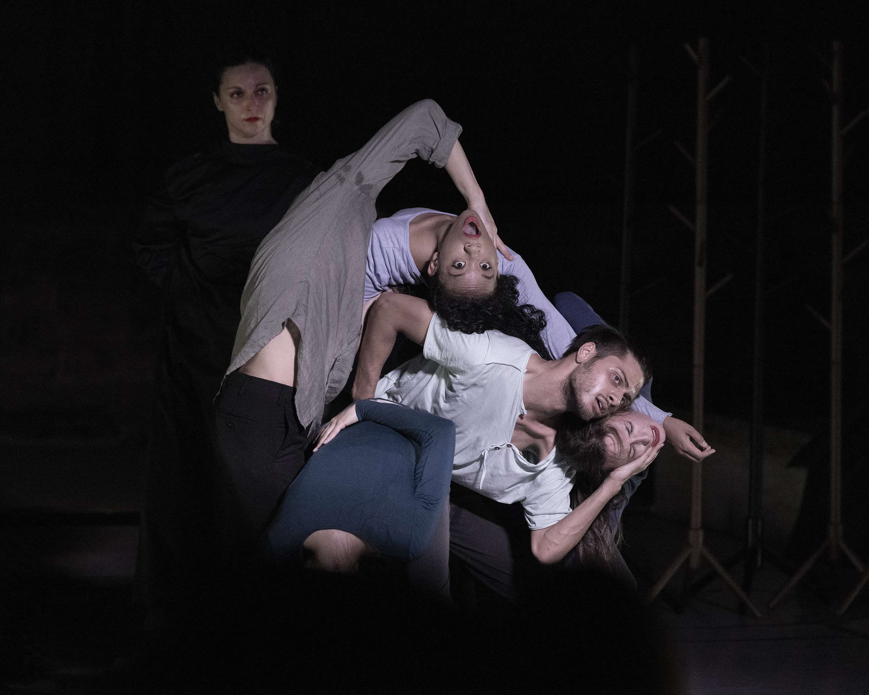 Aspettando Blu Etrusco     Motus  presenta  “A≠B” AdiversodaB 